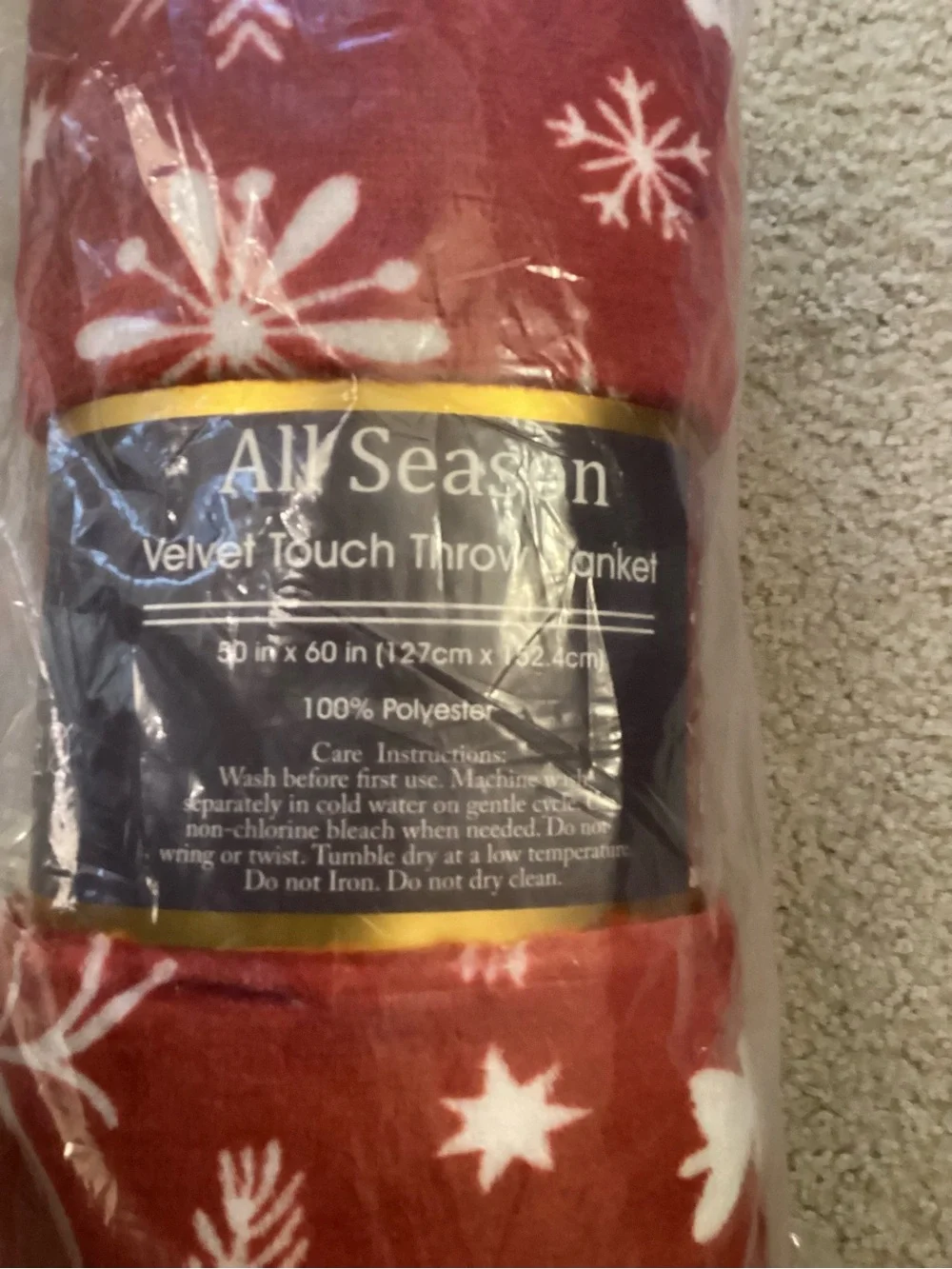 Red Snowflake Velvet Touch Throw Blanket